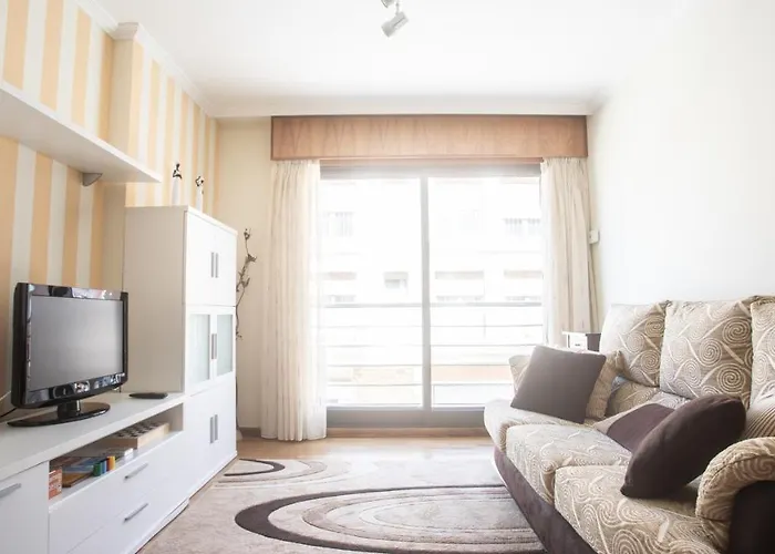 En El Centro Con Plaza De Garaje * A Guarda